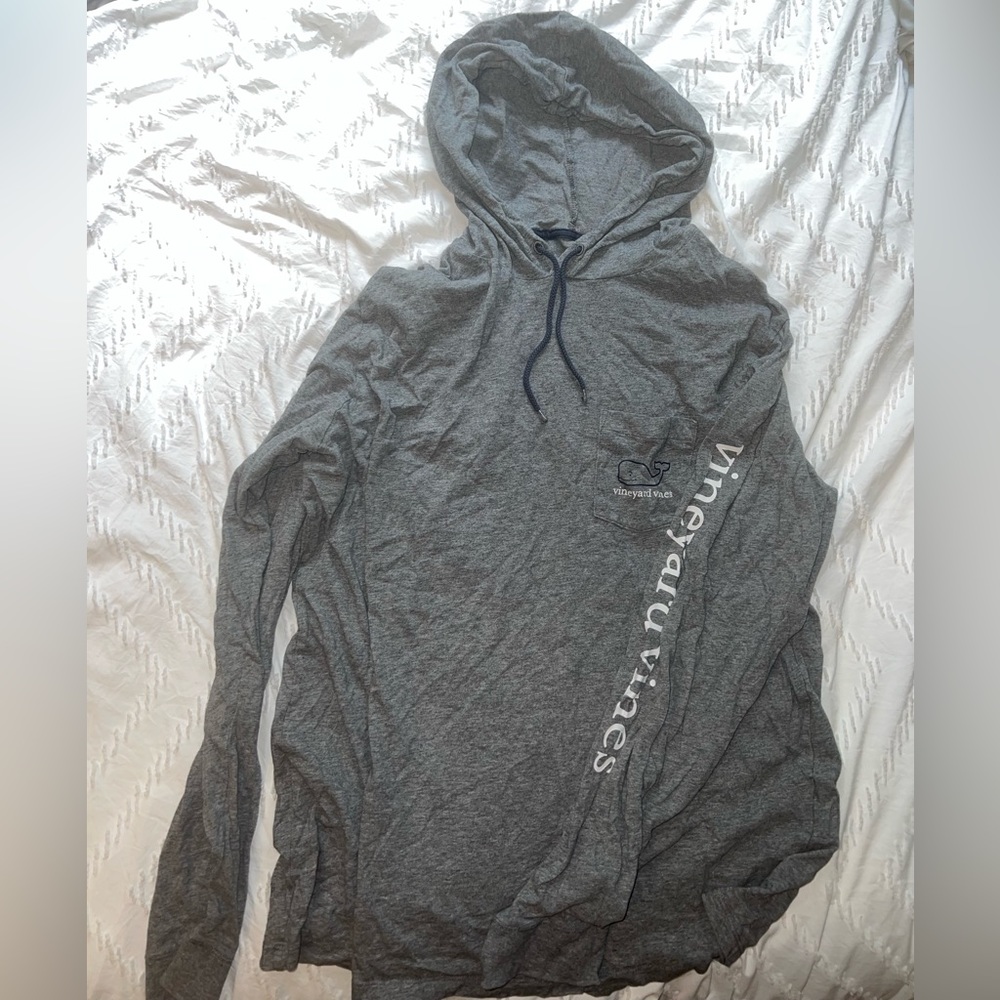 Barley worn long sleeve hooded vineyard vines tshirt